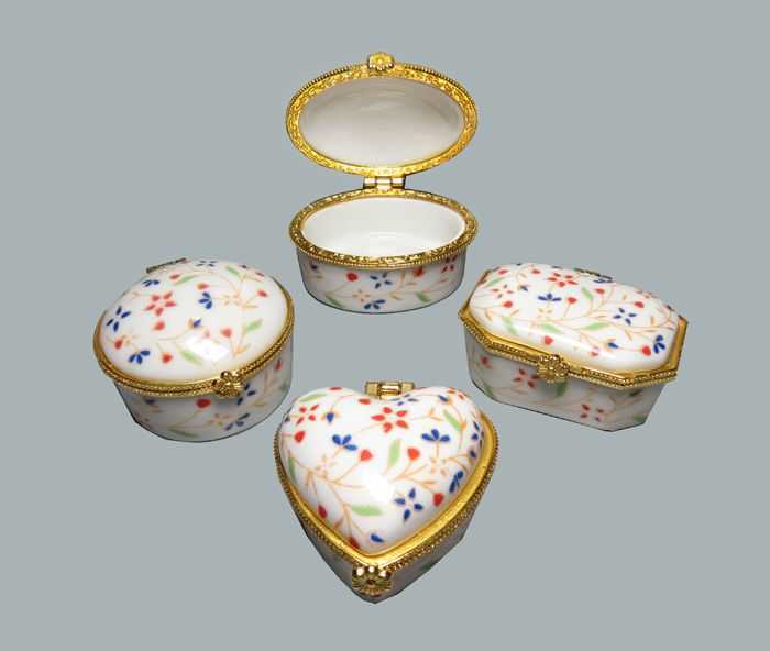 Altın Kutu Çiçekli